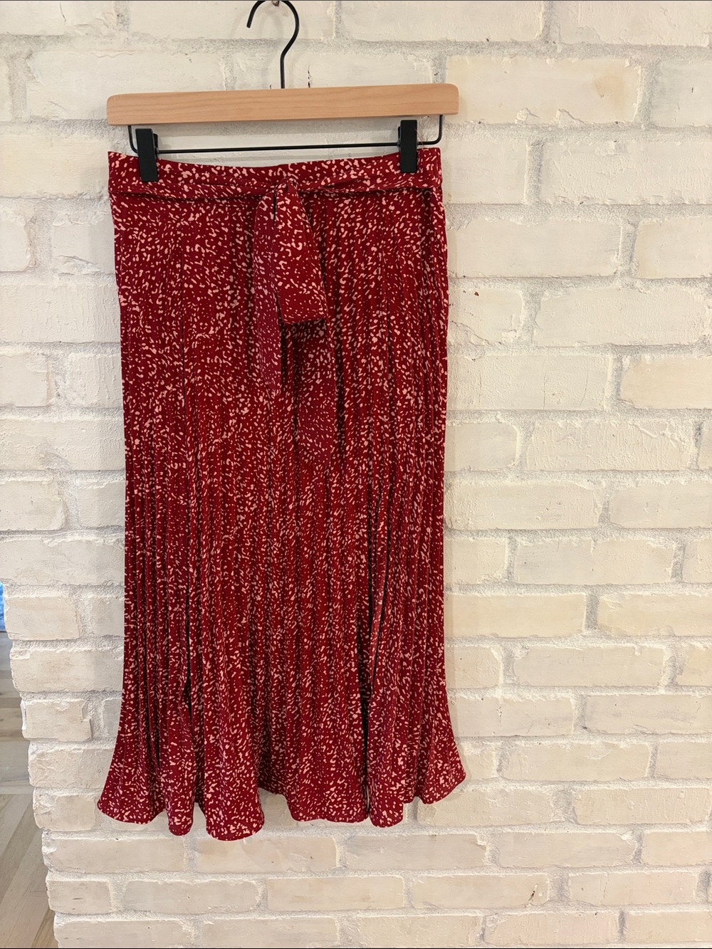 Skies Are Blue Saige Pleated Midi Skirt (B8)